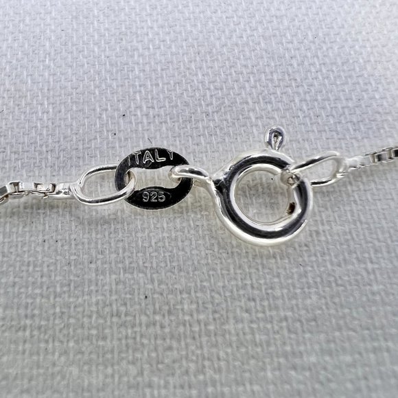 NWOT – Save the Children – 3D School Bus w/ Children 18” Box Chain Necklace 925 - Picture 7 of 10